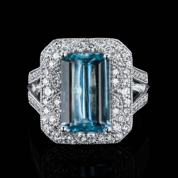 Spectacular Aquamarine and Diamond Platinum Ring
