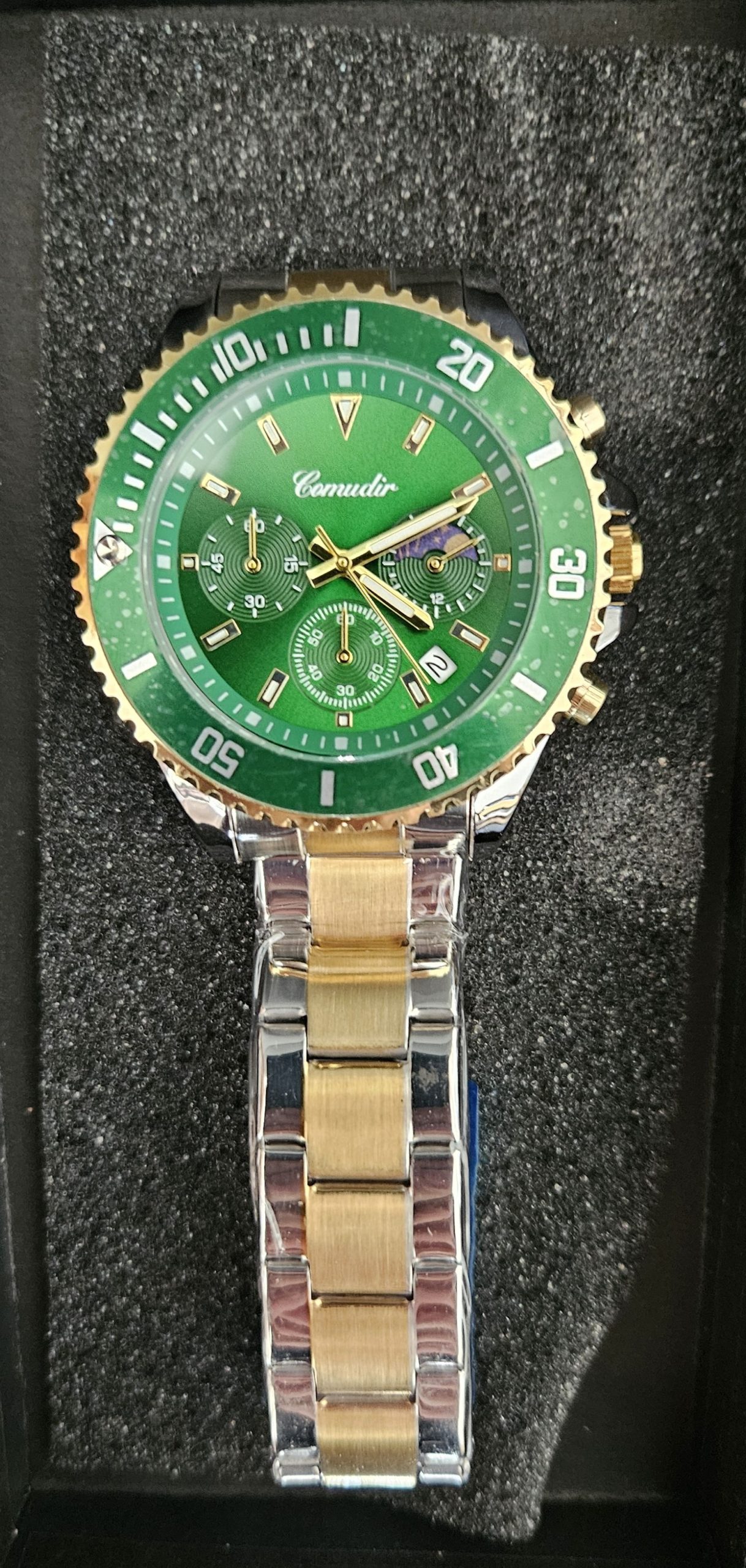 J51-Men’s Green Watch