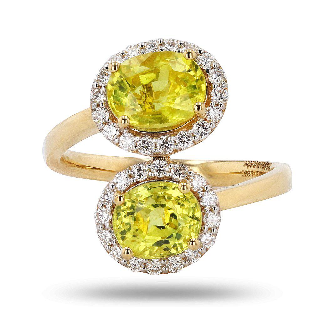 J39-YELLOW SAPPHIRE and DIAMOND Ring