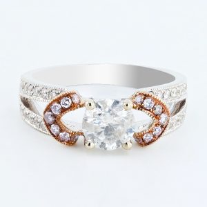 18K GOLD DIAMOND RING